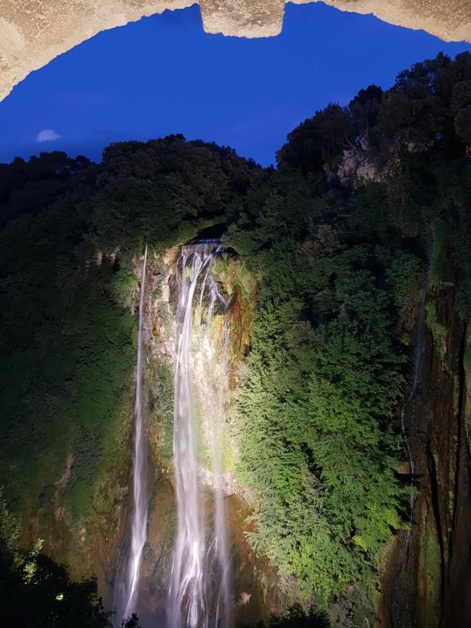 Appartamento Cascate Delle Marmore Le Marmore Exterior foto