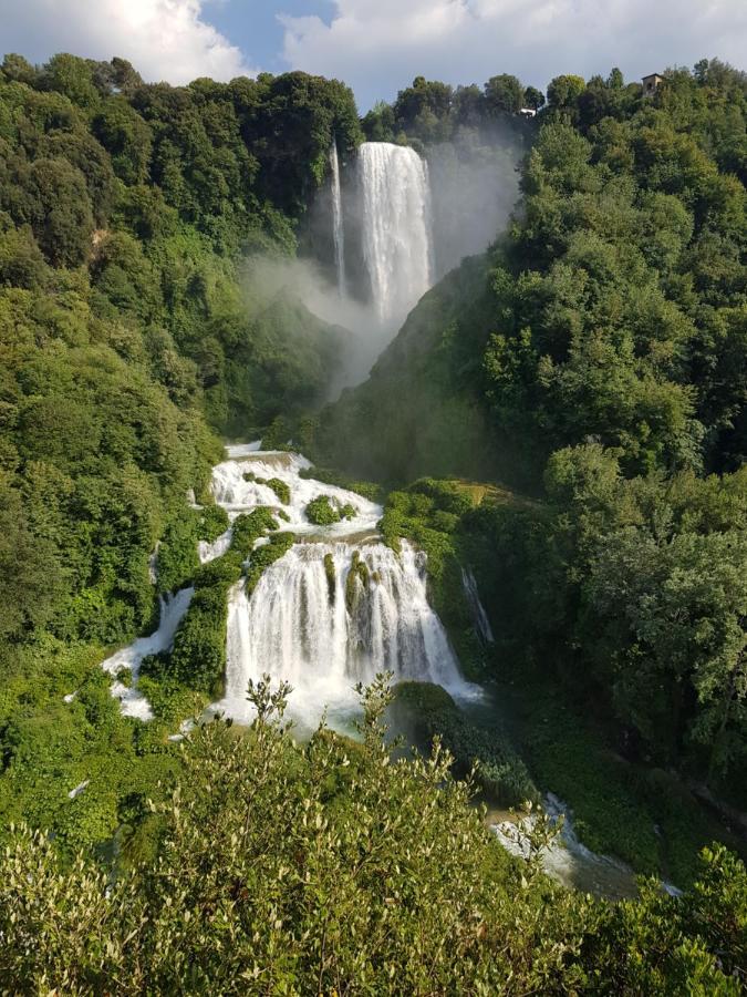 Appartamento Cascate Delle Marmore Le Marmore Exterior foto