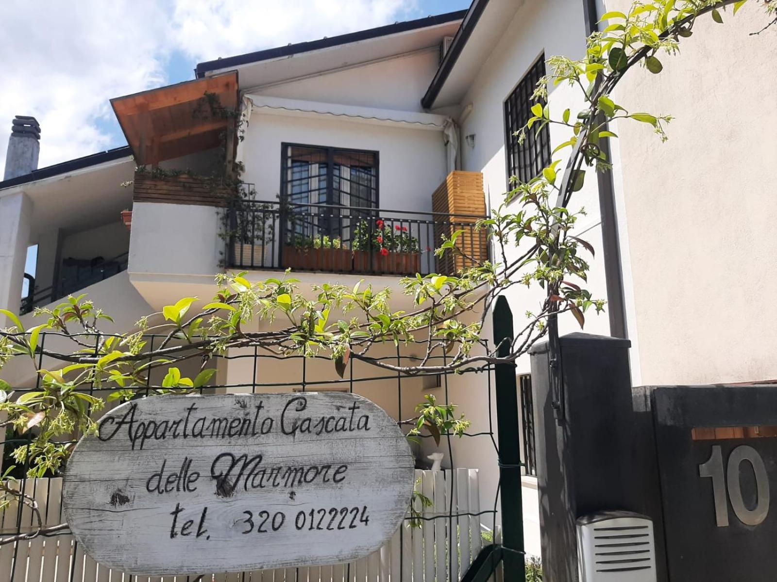 Appartamento Cascate Delle Marmore Le Marmore Exterior foto
